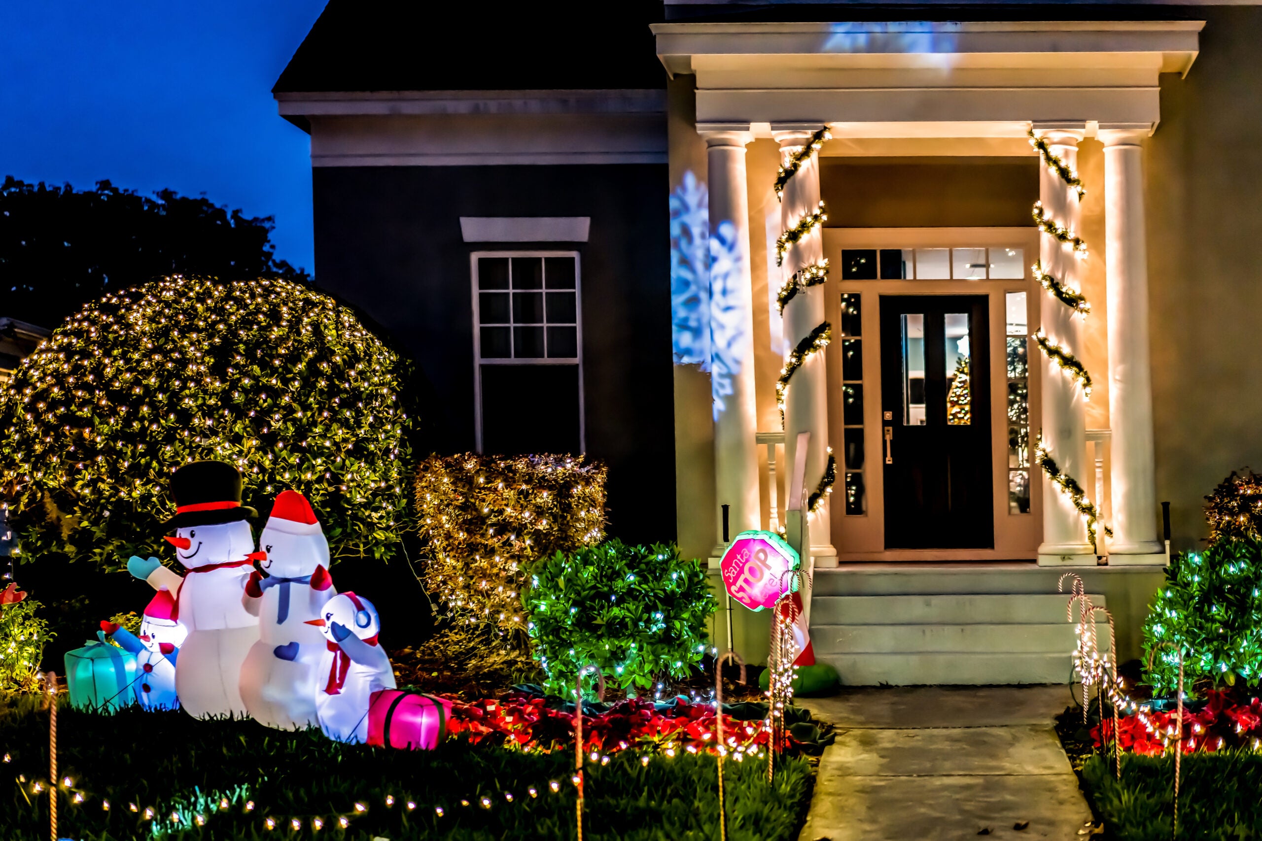 Christmas-House-Decor-Exterior-Adobe